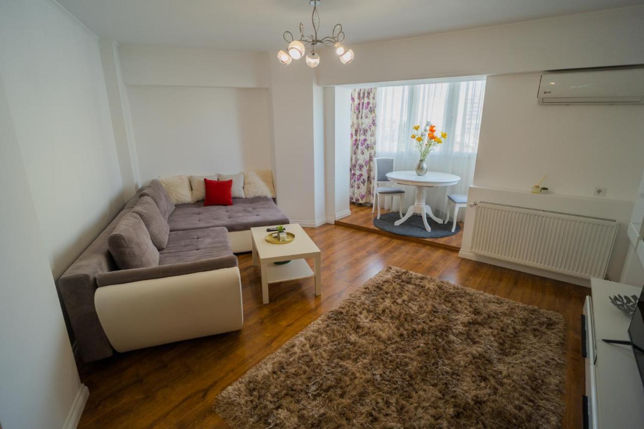 Cozy & Spacious 2Br Apartment With Netflix Bucarest Esterno foto