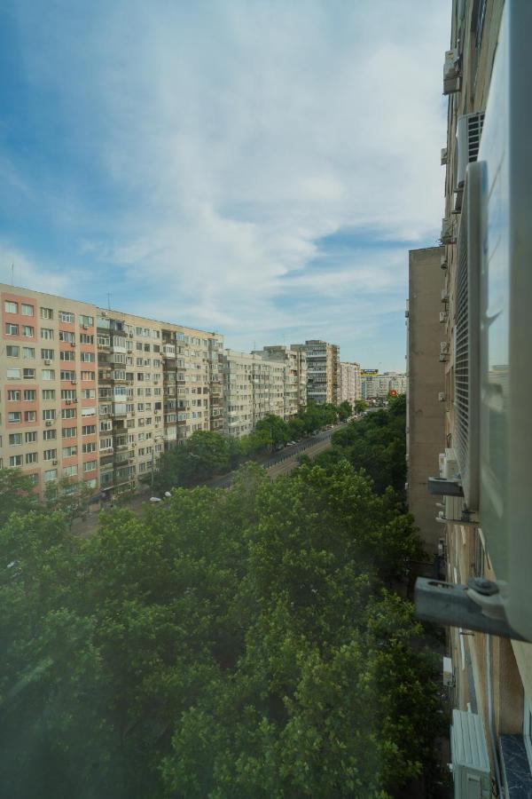 Cozy & Spacious 2Br Apartment With Netflix Bucarest Esterno foto