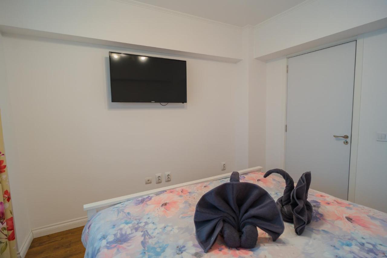 Cozy & Spacious 2Br Apartment With Netflix Bucarest Esterno foto