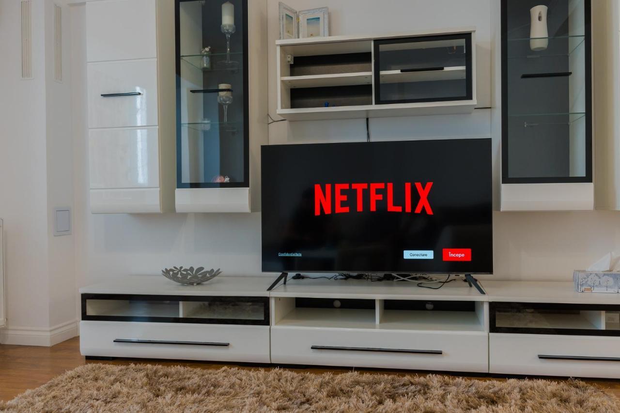 Cozy & Spacious 2Br Apartment With Netflix Bucarest Esterno foto