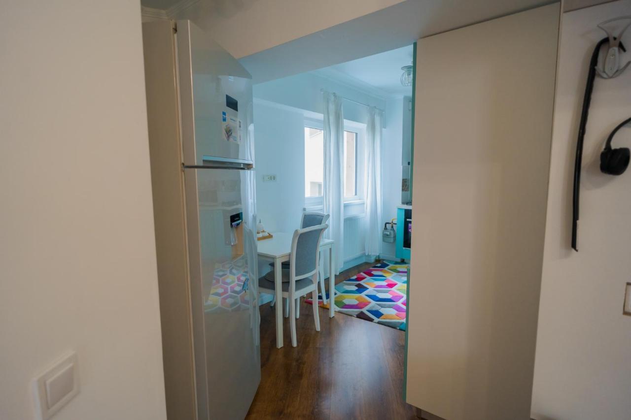 Cozy & Spacious 2Br Apartment With Netflix Bucarest Esterno foto
