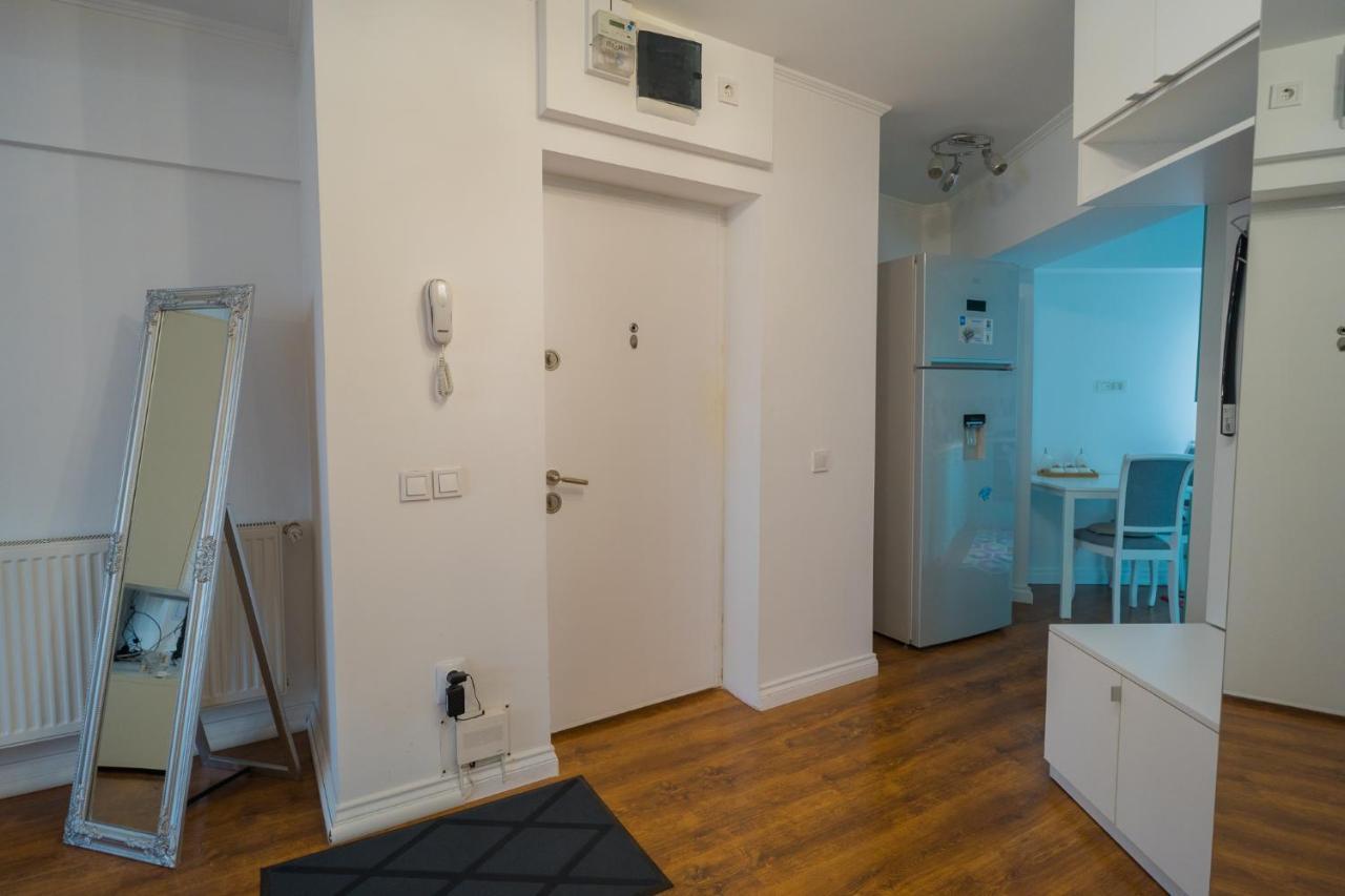 Cozy & Spacious 2Br Apartment With Netflix Bucarest Esterno foto