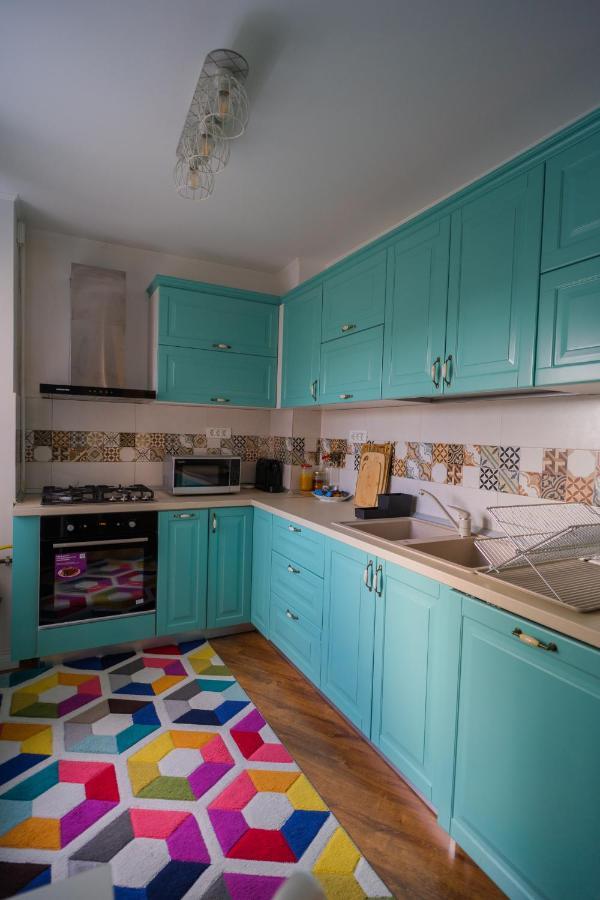 Cozy & Spacious 2Br Apartment With Netflix Bucarest Esterno foto